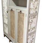 Muebles 12 Armario restaurado con papel pintado y ratan