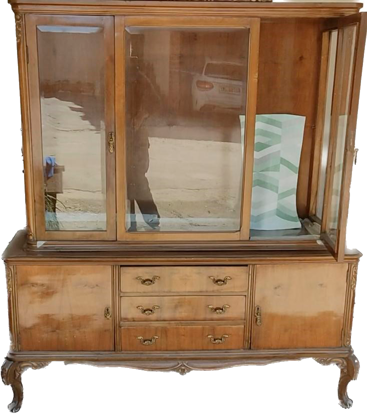 Muebles 1 Vitrina antes de restaurar