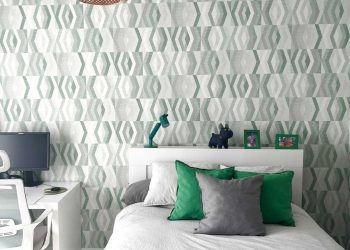 Habitación con papel pintado tono verde y gris